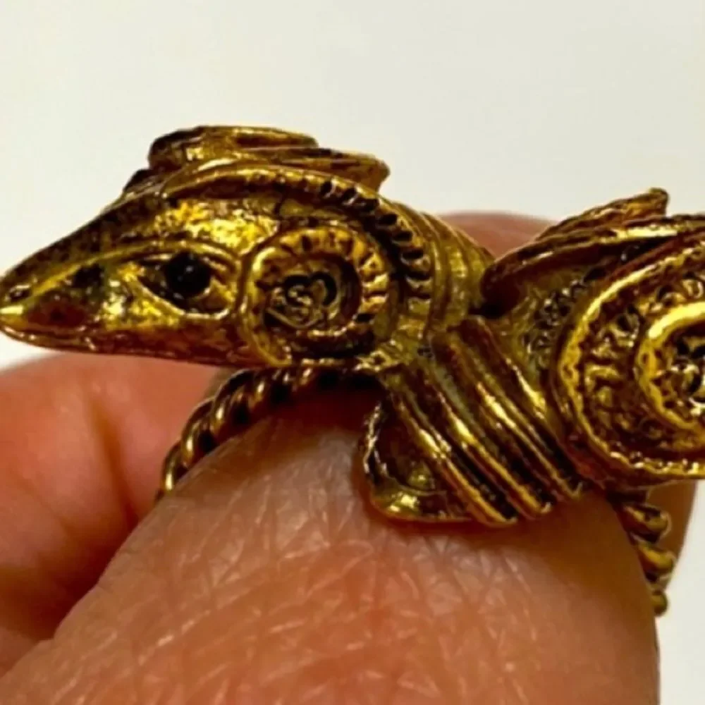 Vintage Ring Aries ♈️ Tone Gold Unisex